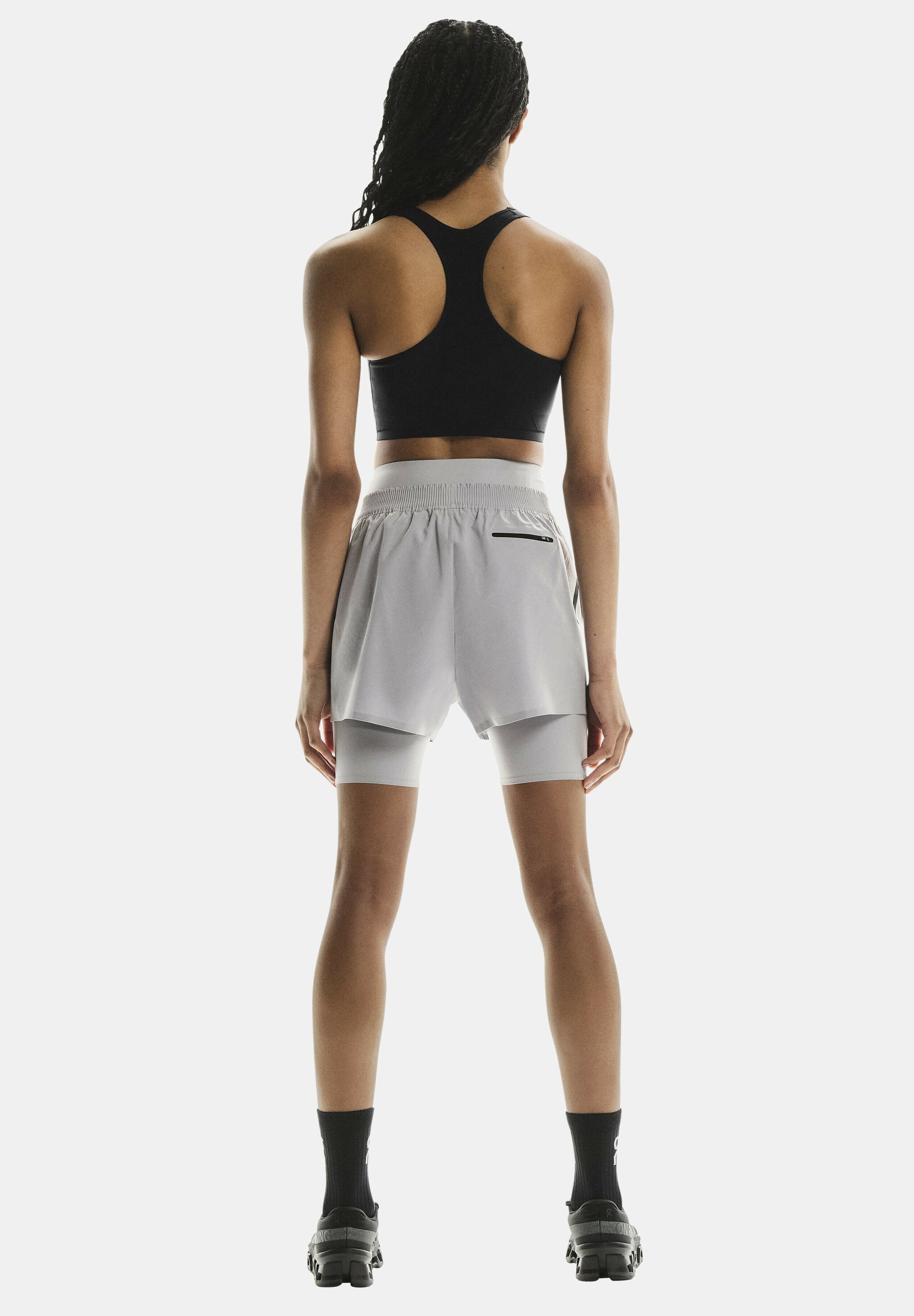 Sutiã esportivo de suporte médio da marca TRAIN - preto