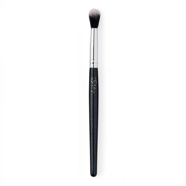 Joy Adenuga Brush 008 -tuotetta
