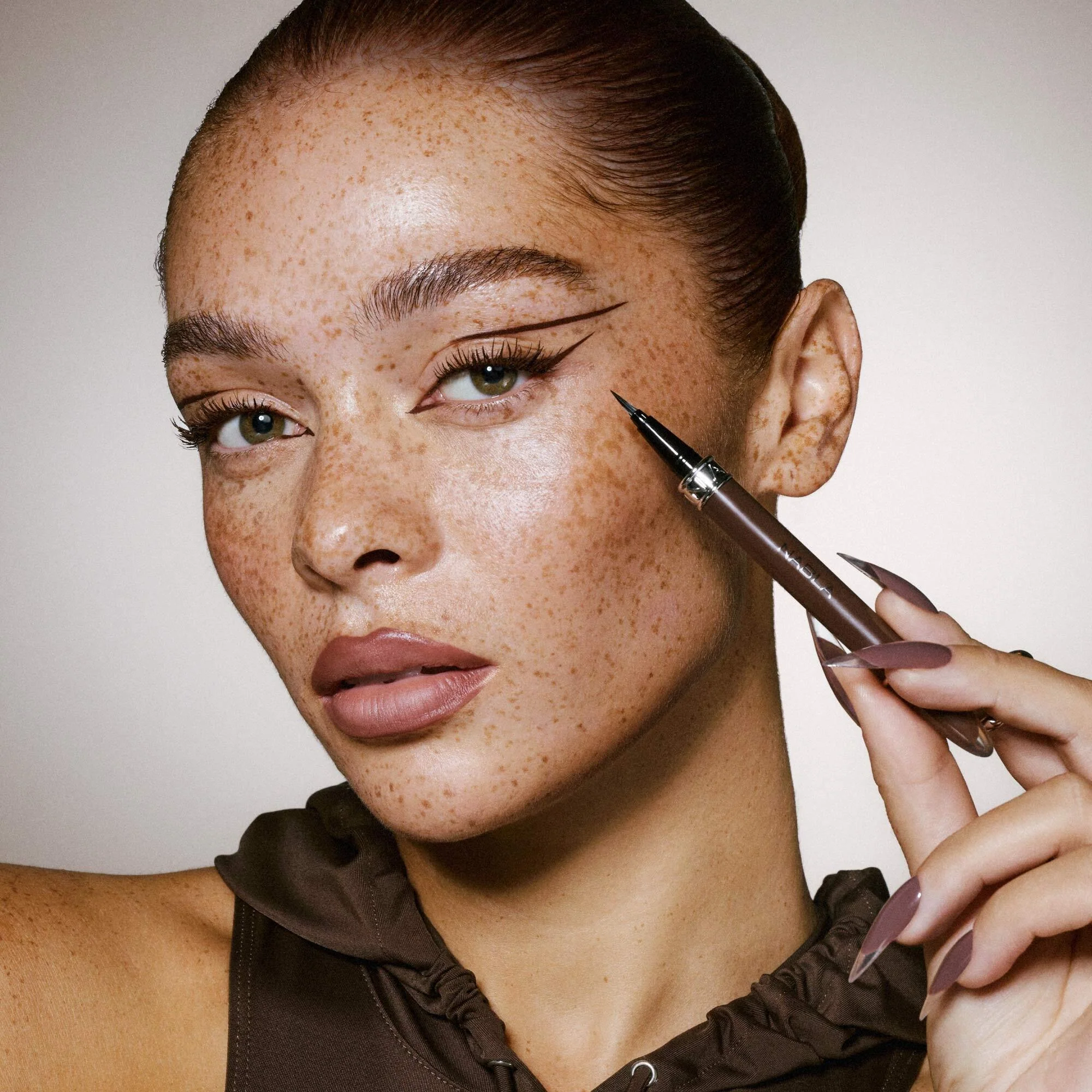 Occhi True Signature Eyeliner - Eyeliner