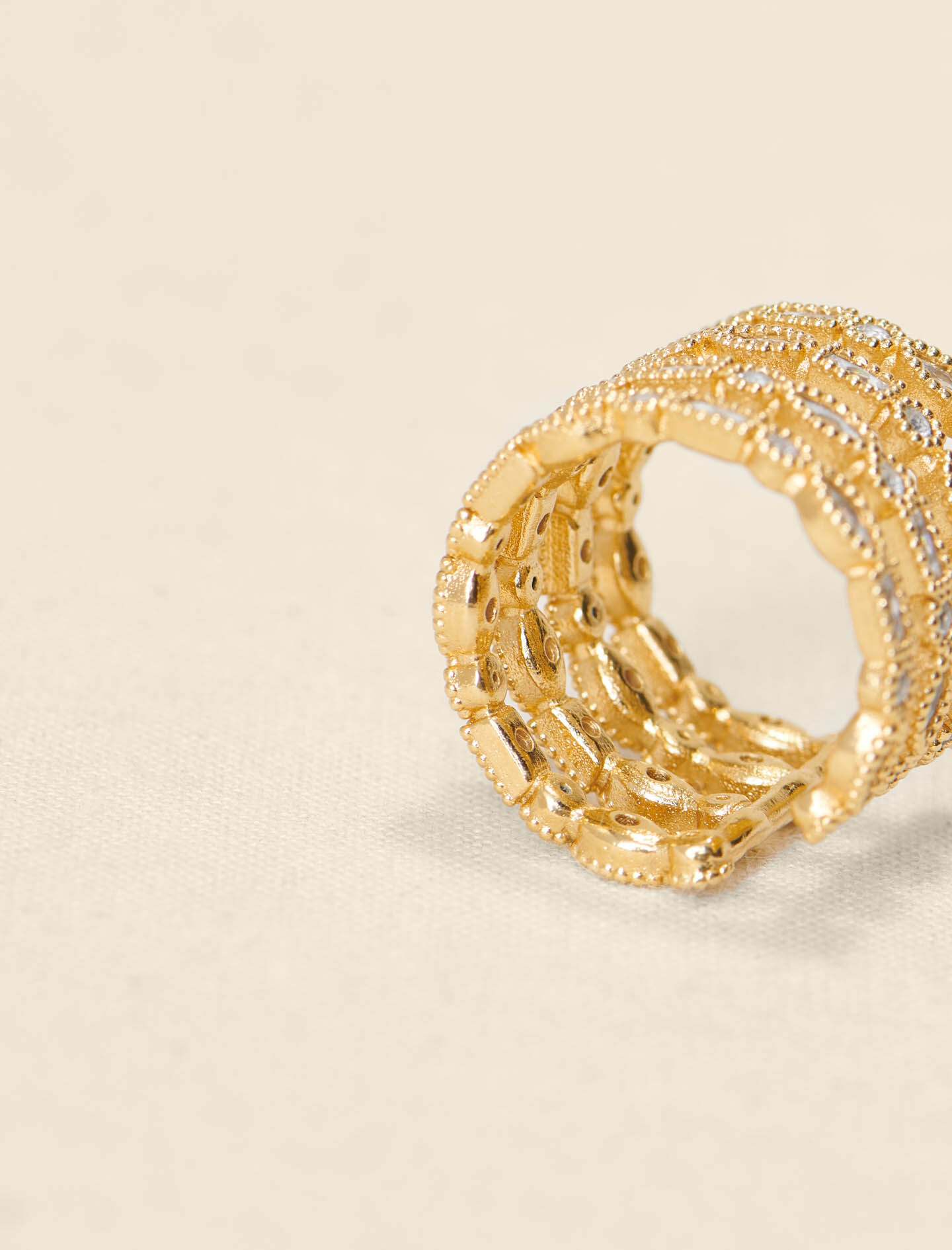 Ring versierd met strass-steentjes - Goud