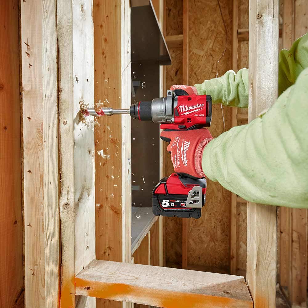 Mașină de găurit MILWAUKEE 18V FUEL™ de 13 mm cu atașament M18FDD30
