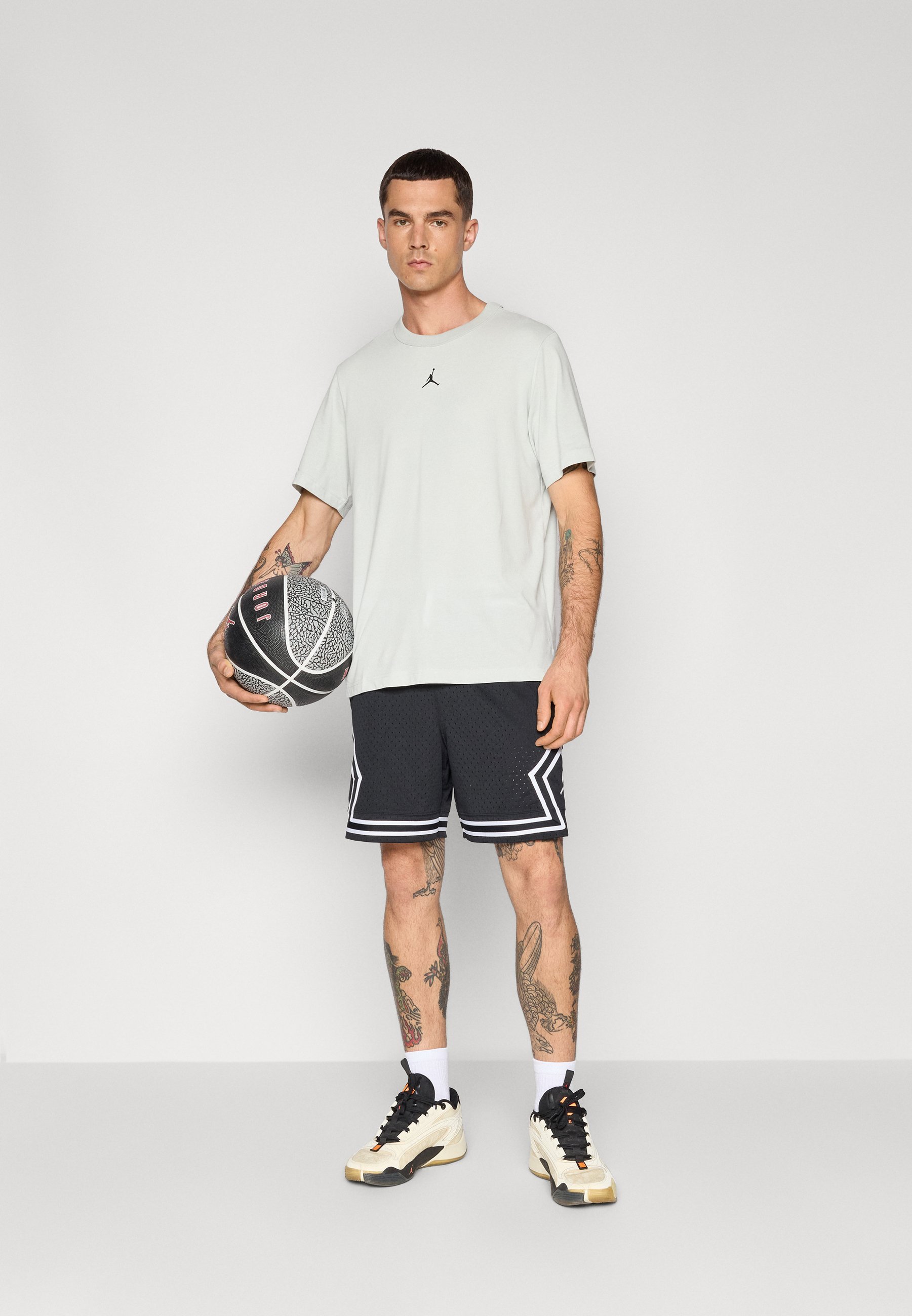 Koszulka Jordan Basic - jasnosrebrna/czarna