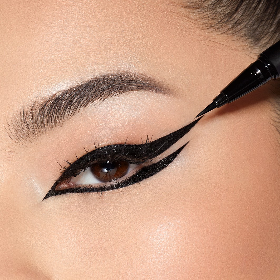 Morphe Eyeliner Make It Big tečni ajlajner sa četkicom na vrhu – 0,5 ml