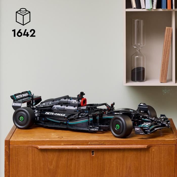 LEGO Technic 42171 Mercedes-AMG F1 W14 E Performance, Modell, Schreibtischdekoration