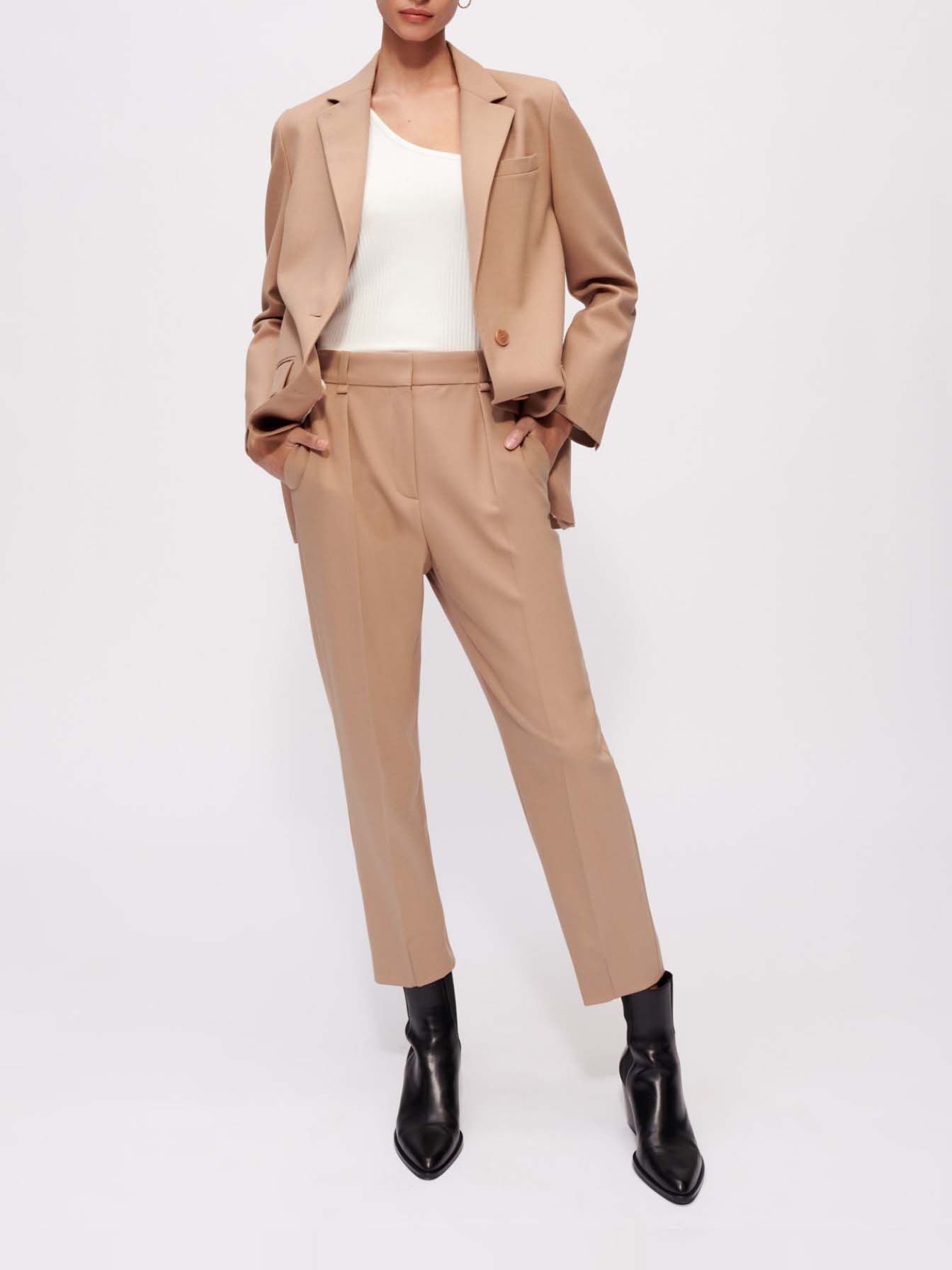 Getailleerde pantalon met plooien - Camel