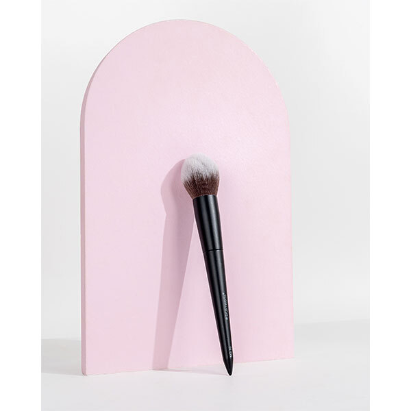 Brushworks Nr. 10 Bronzerpinsel