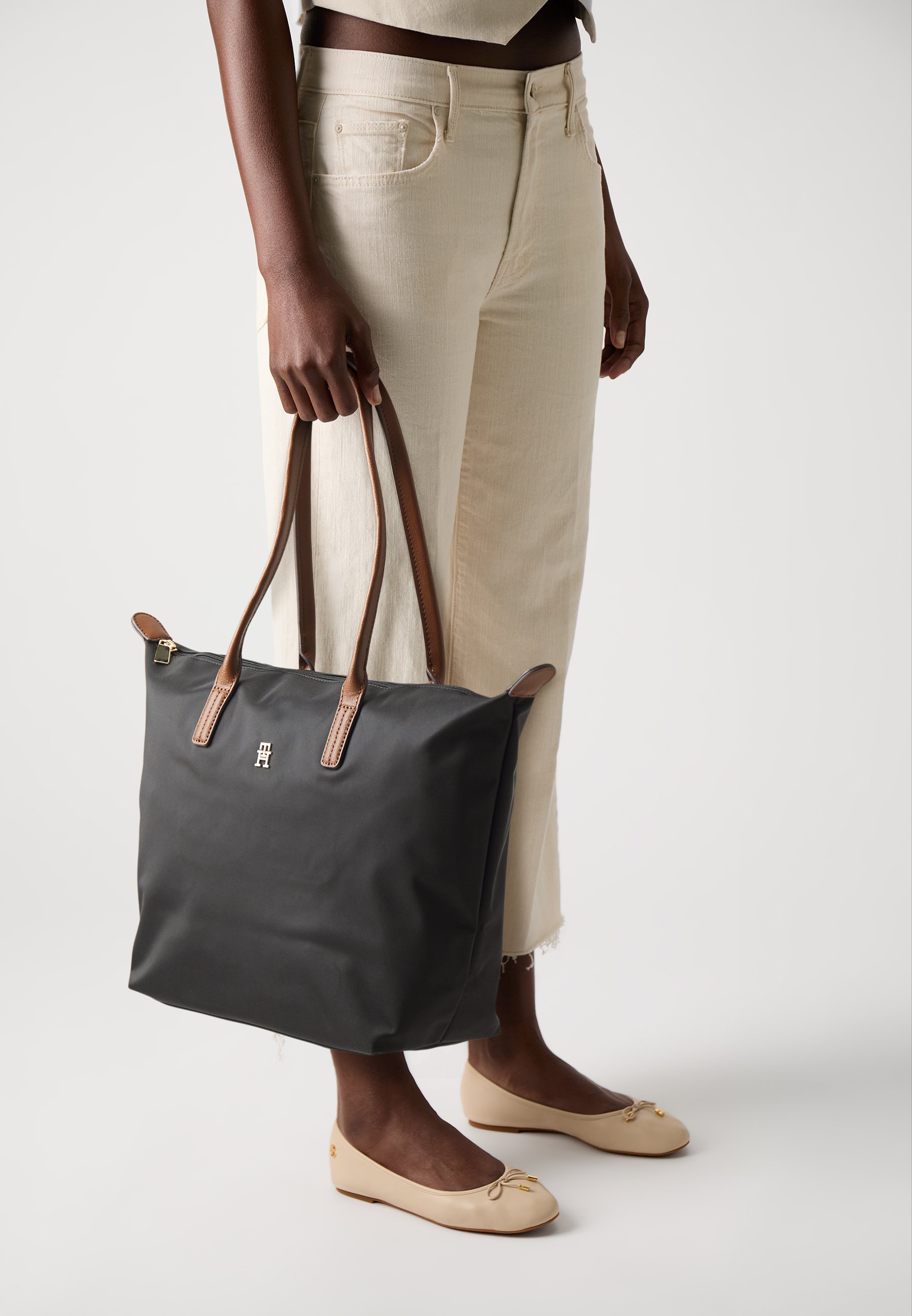 Tommy Hilfiger POPETTE - Tote bag - zwart