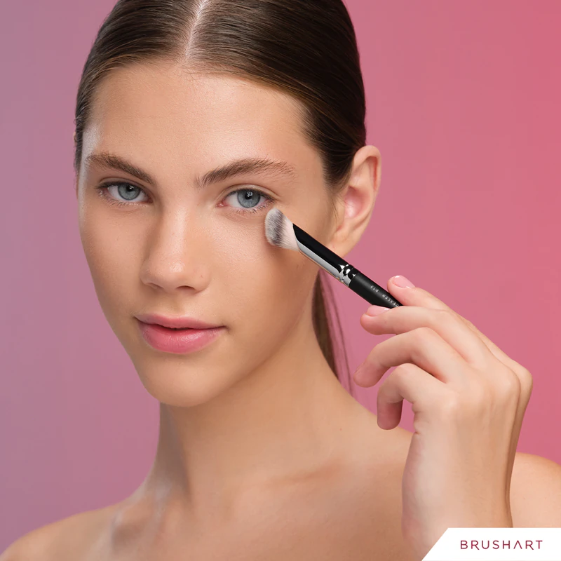BrushArt Professional B12 Šikmý štetec na korektor