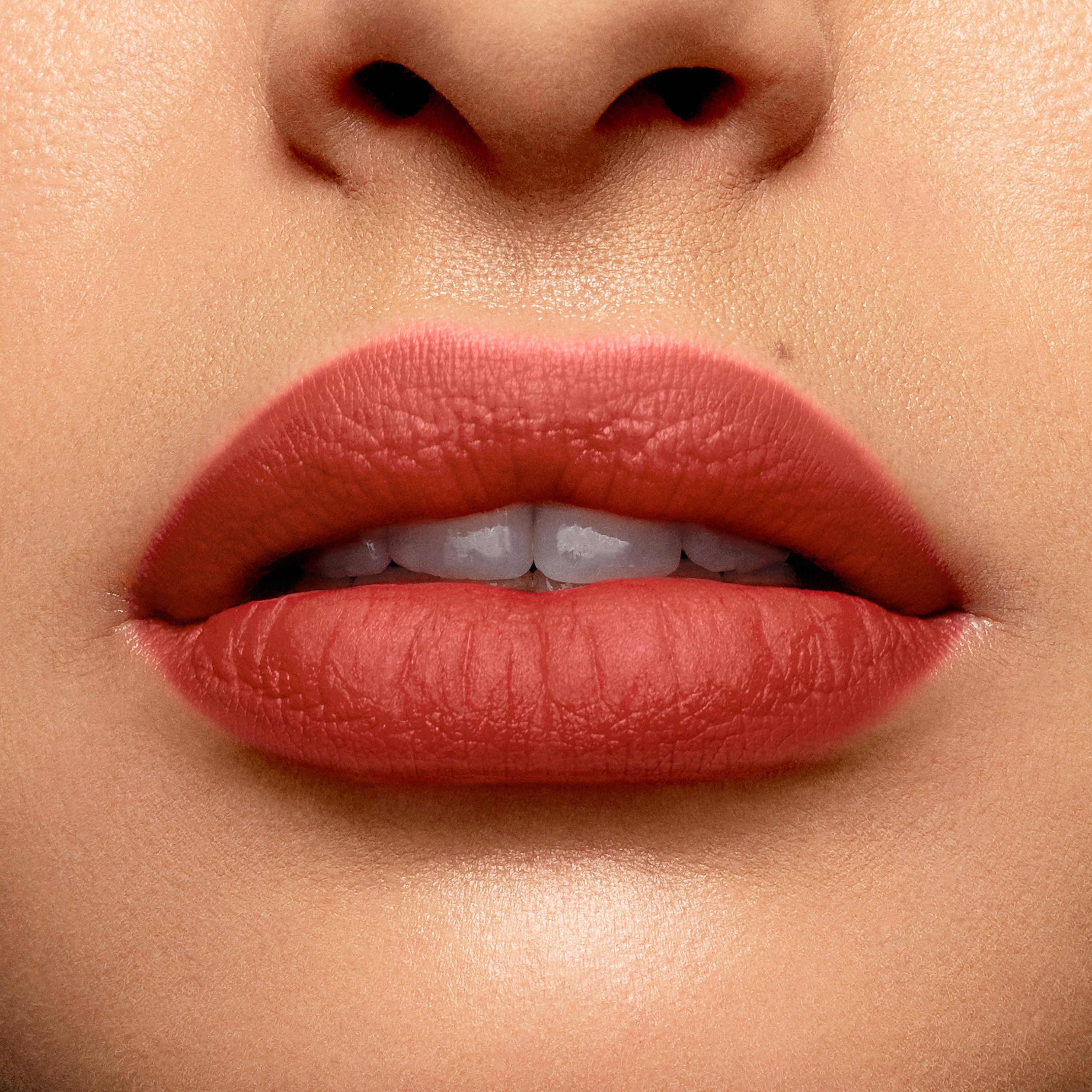 L'Absolu Rouge Intimate Barra de Labios Luxury labios bārs