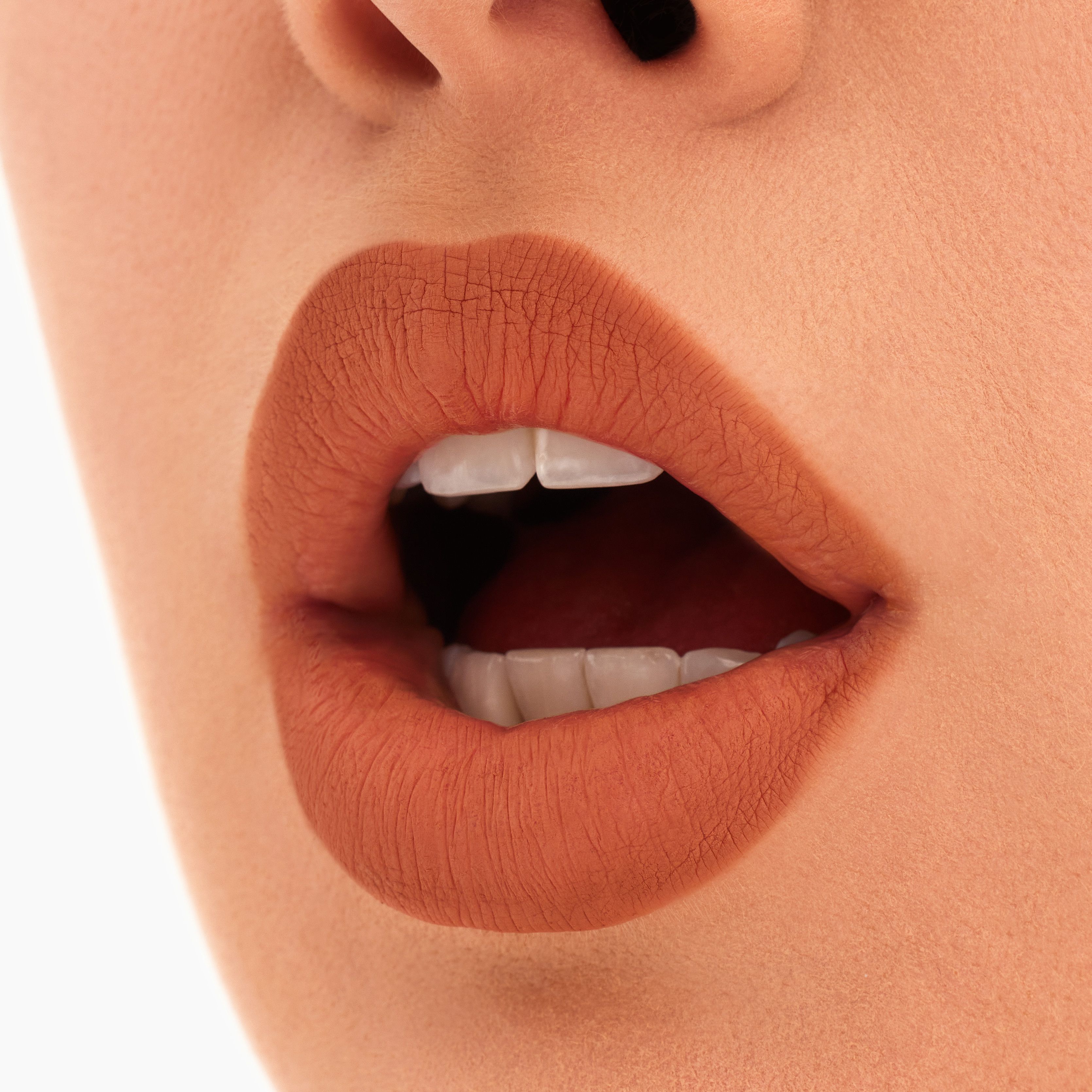 Locked Kiss 24h ilgstoša matēta lūpu krāsa Luksusa lūpu krāsas