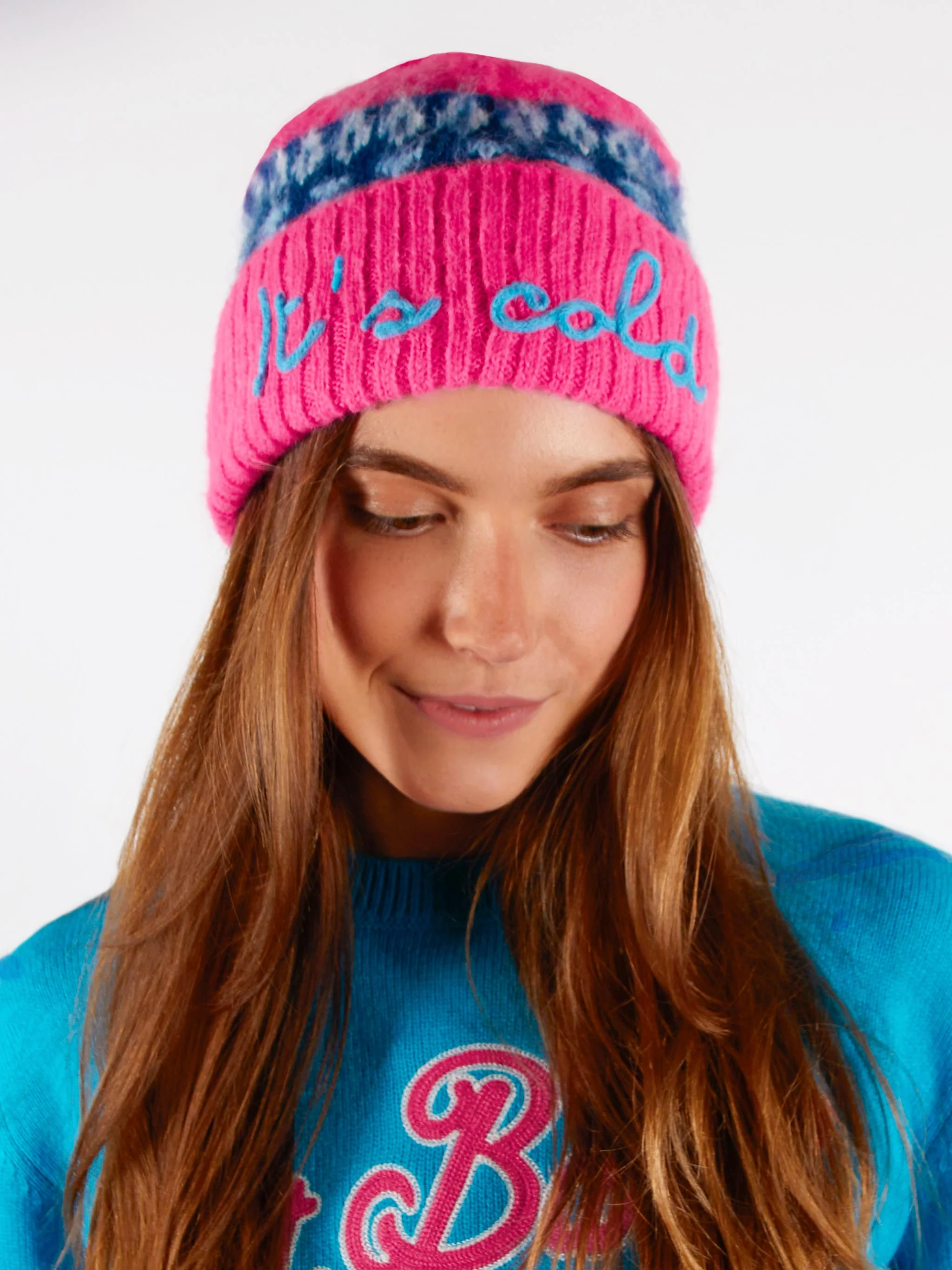 Zachte dameshoed met Scandinavische jacquardprint