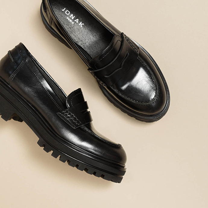 Mocassins à semelles crantées  en cuir noir