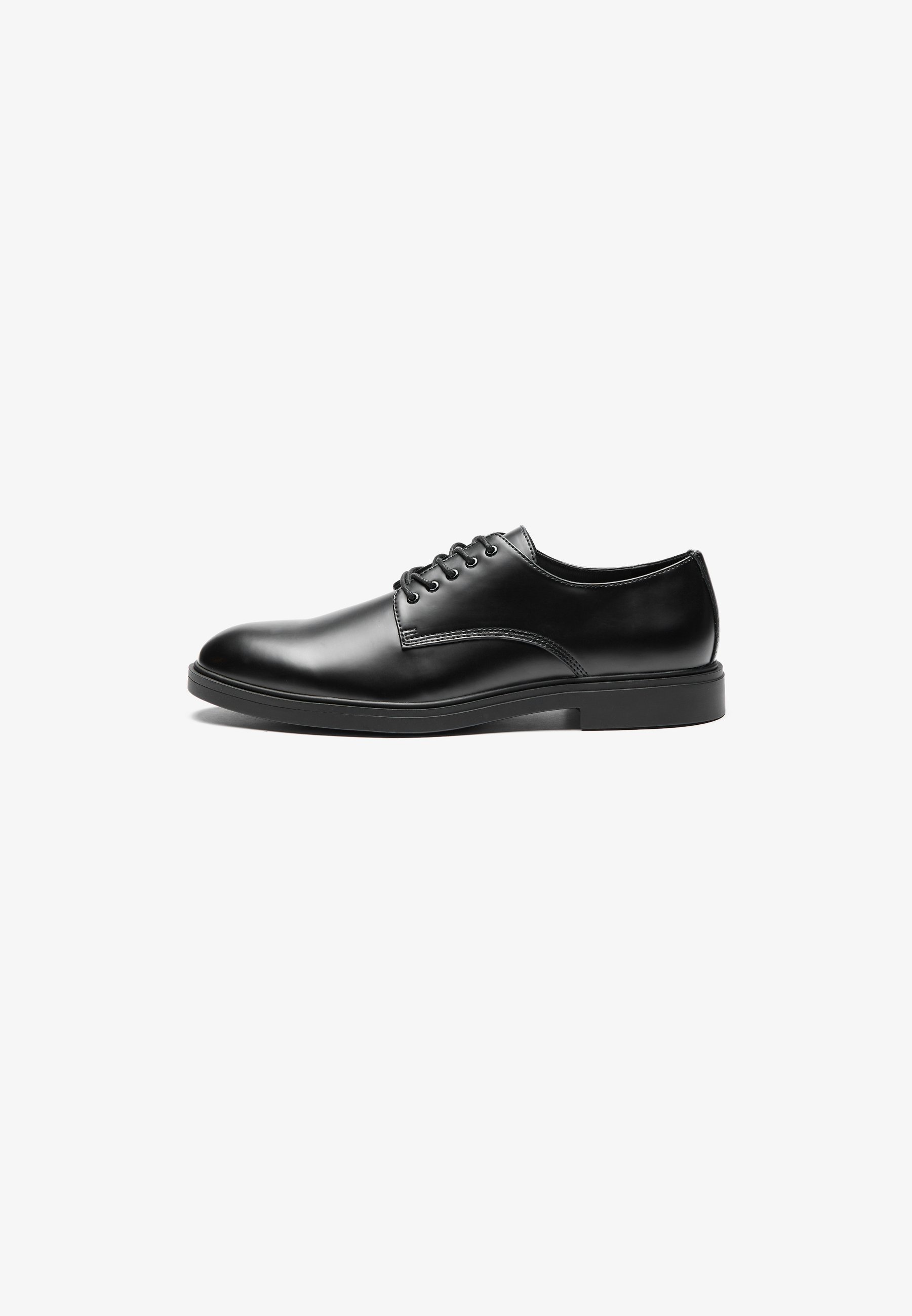 „Pier One Smart“ suvarstomi bateliai – juodi