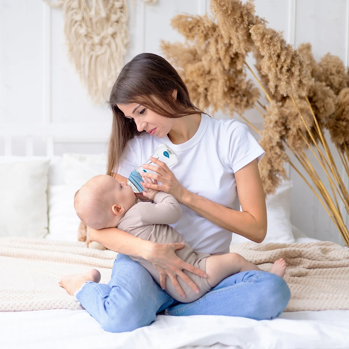 NUVITA Glazen babyfles Nuvita Collectie, blauw glas, 240 ml met anti-koliekventiel