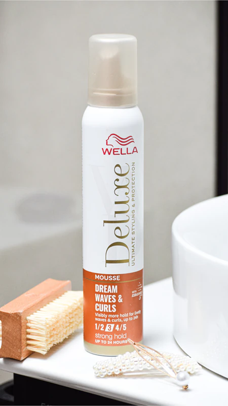 Mousse capilar Wella Deluxe Dream Waves & Curls para cabelos cacheados e ondulados.
