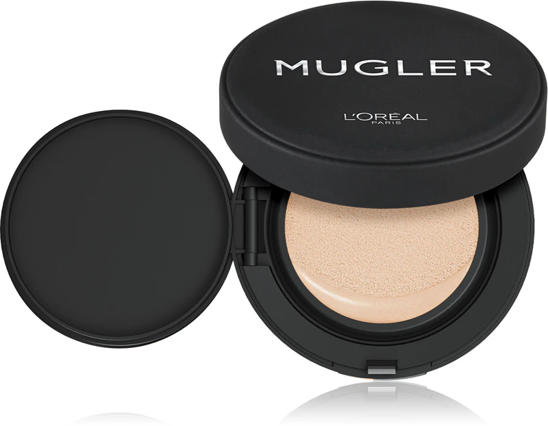 Base líquida cushion L'Oréal Paris x Mugler para cobertura perfeita.