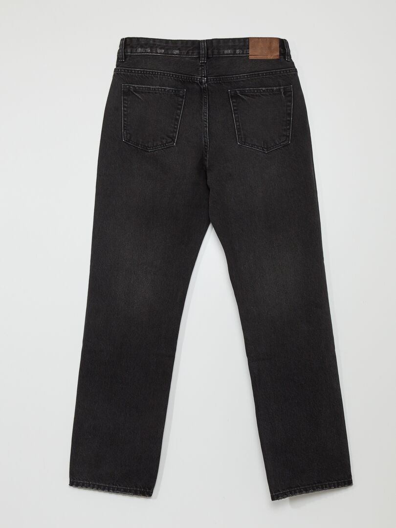 Calça jeans reta de cinco bolsos com lavagem desbotada nas coxas - PRETA