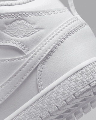 Jordan 1 Mid Younger Kids' Shoe