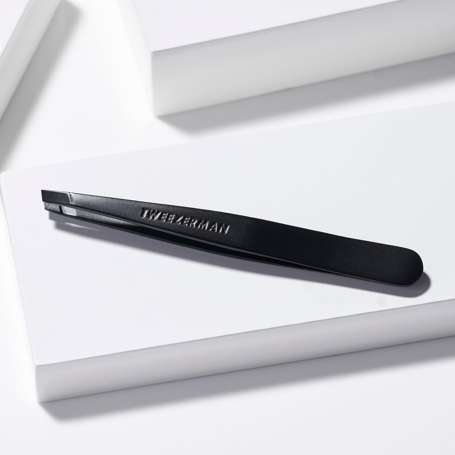 Tweezerman Slant Tweezer Black Matte
