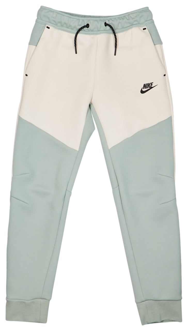 Nike Tech -väriblokki