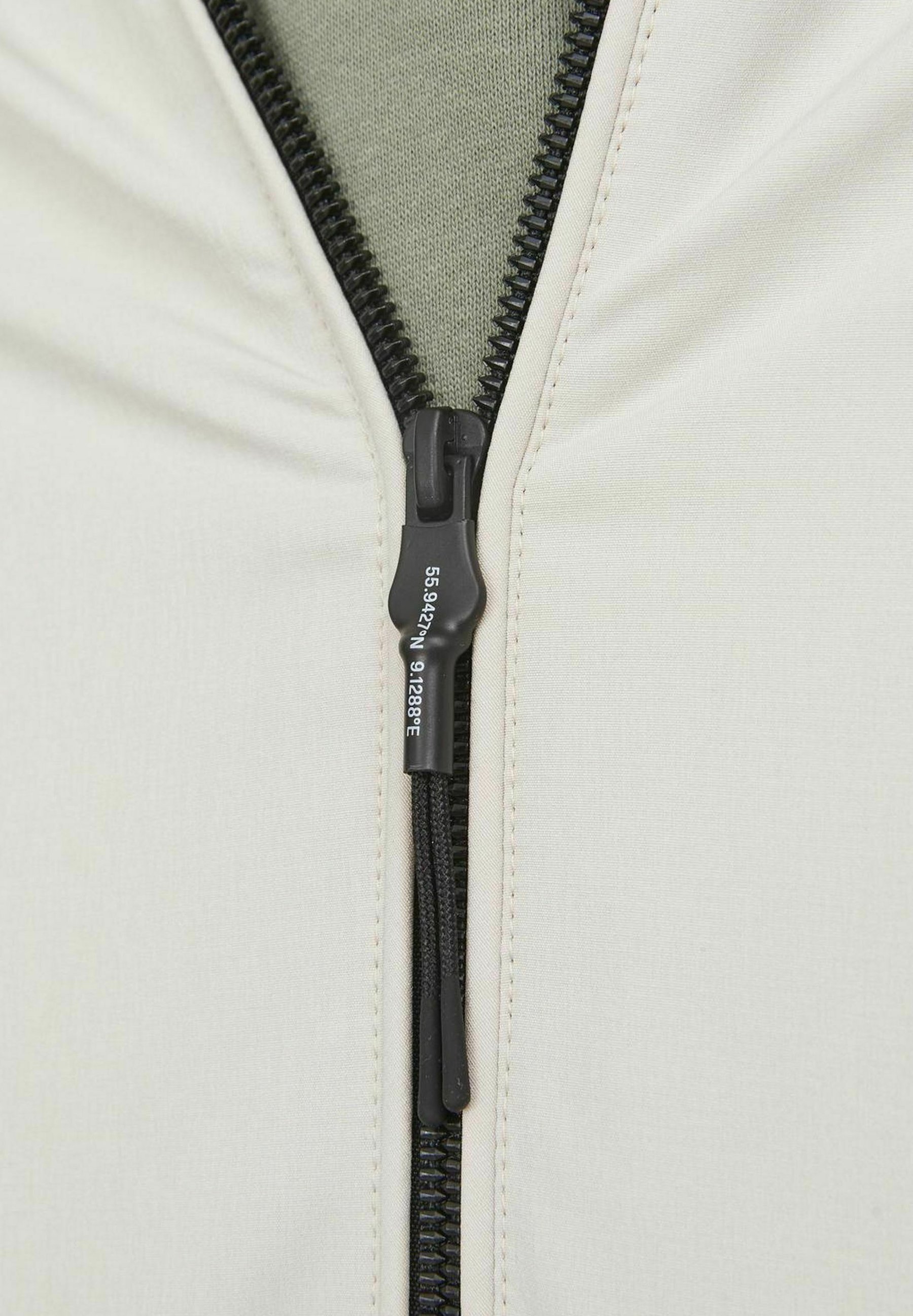 Jaqueta Jack & Jones ZIPPER - Outdoor - Moonbeam