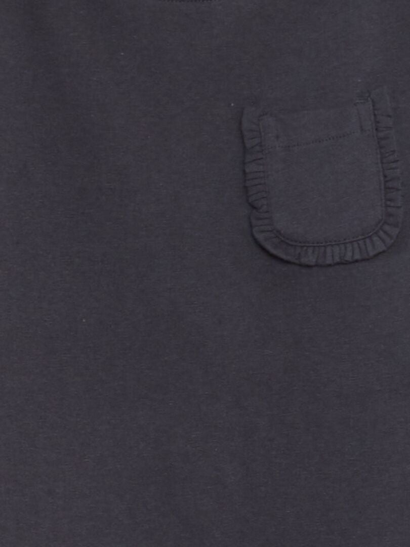 Effen T-shirt met zakje - ZWART