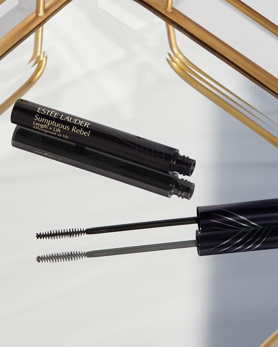 ESTÉE LAUDER SUMPTUOUS REBEL LIGHT LENGHT   LIFT MASCARA - VOOR LANGE EN GELIFTE WIMPERS