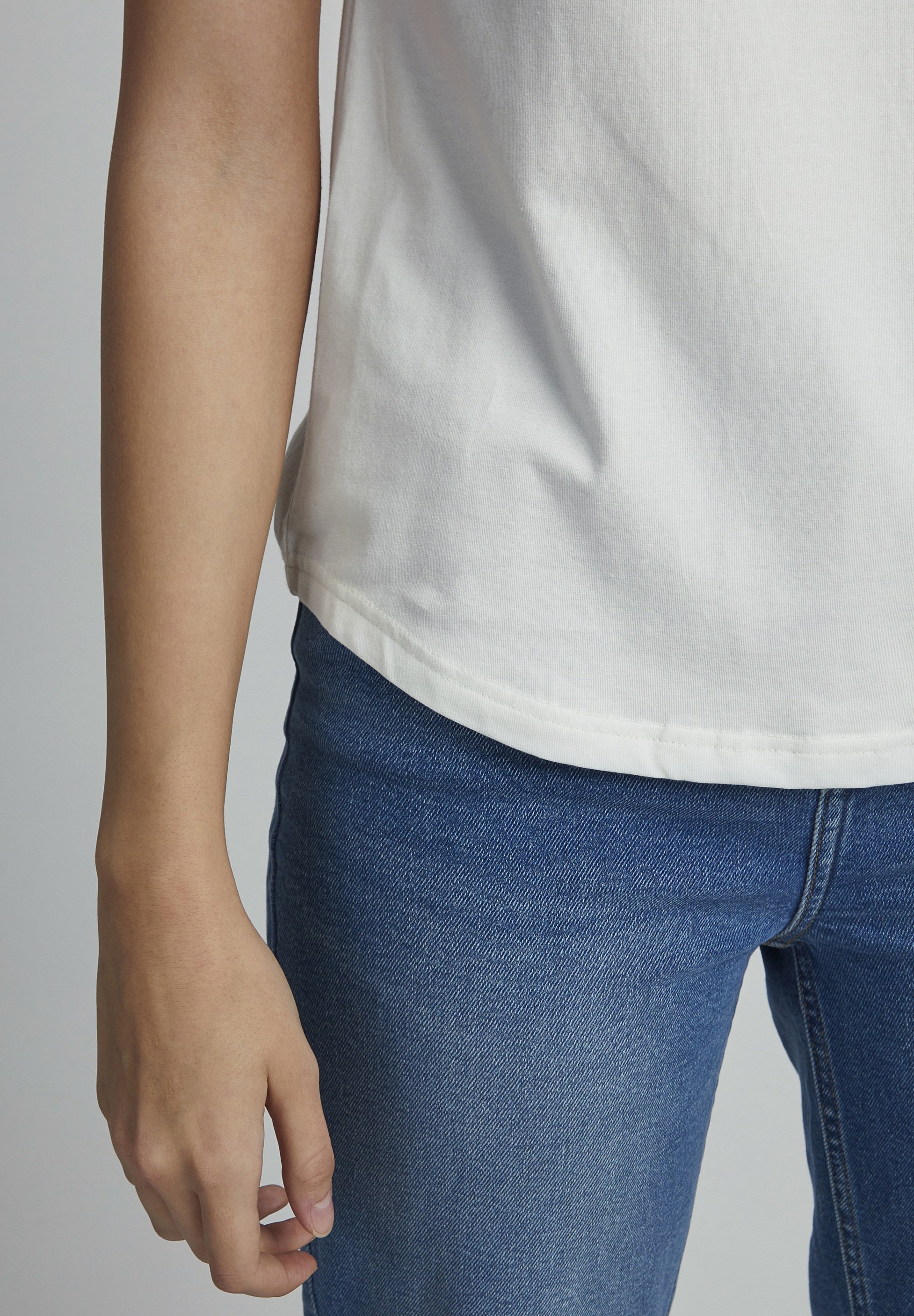 b.young BYPamila - T-shirt basic - bianco sporco