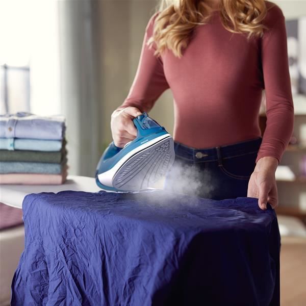 Fer à repasser - PHILIPS - DST3040/70 - A vapeur avec système anticalcaire intégré - 40gr/min vapeur continue - 2400W - Bleu