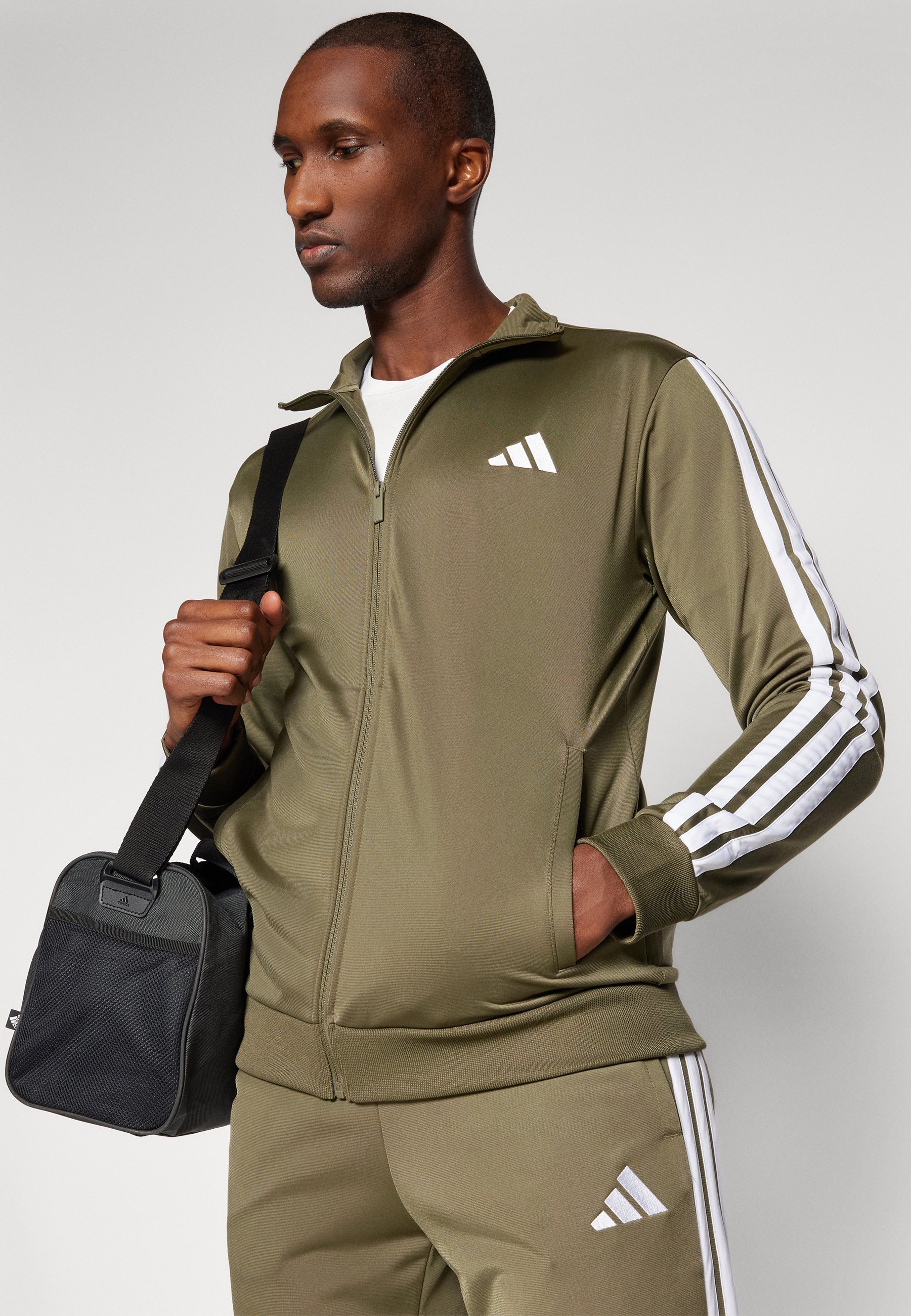 adidas Sportswear SET - Tepláková souprava - olivově zelená/bílá