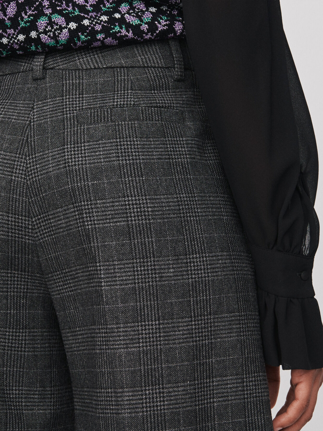 Pantaloni culotte în carouri - Gri