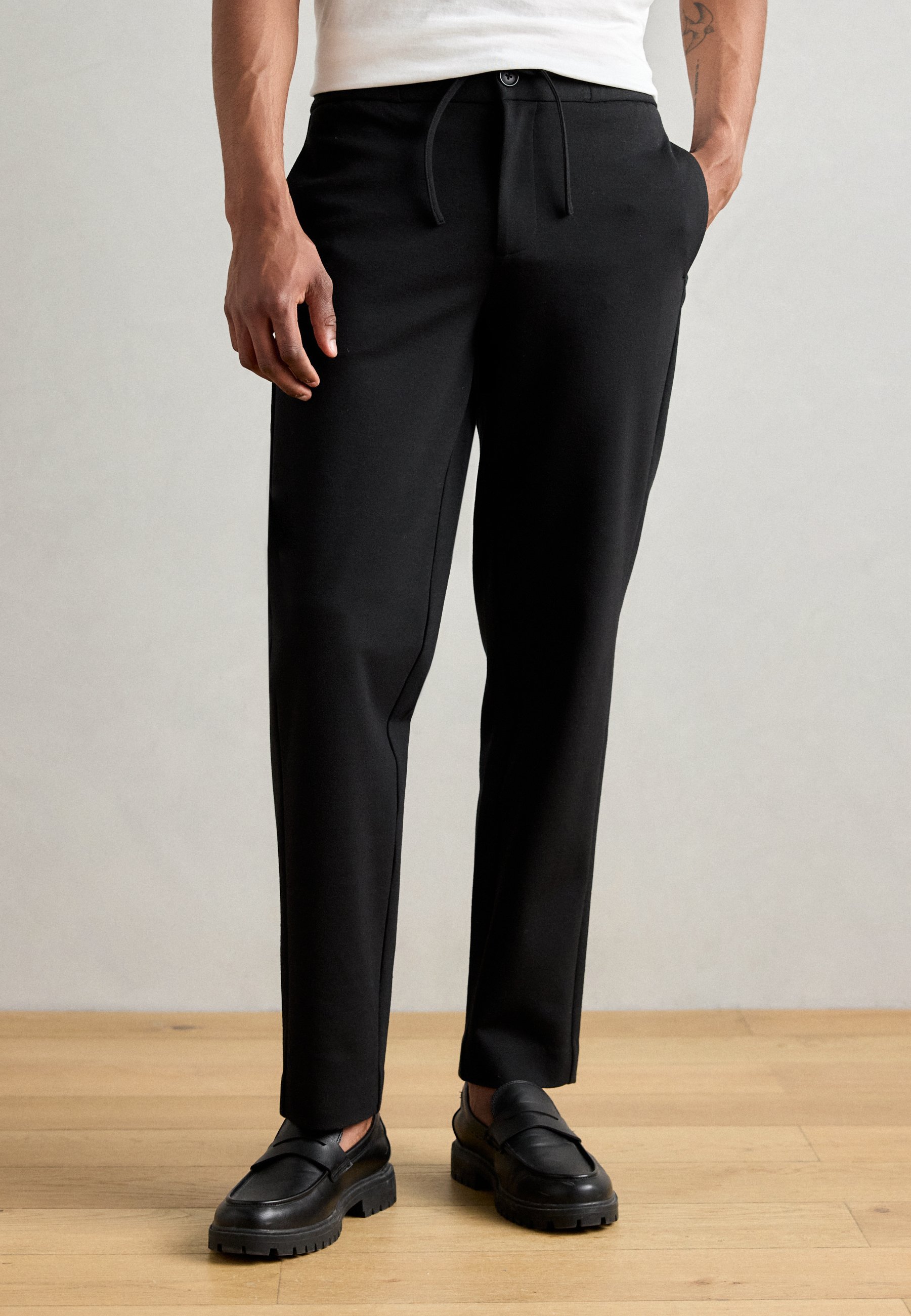 LINDBERGH SUPERFLEX RELAXED FIT KALHOTY - Kalhoty - black