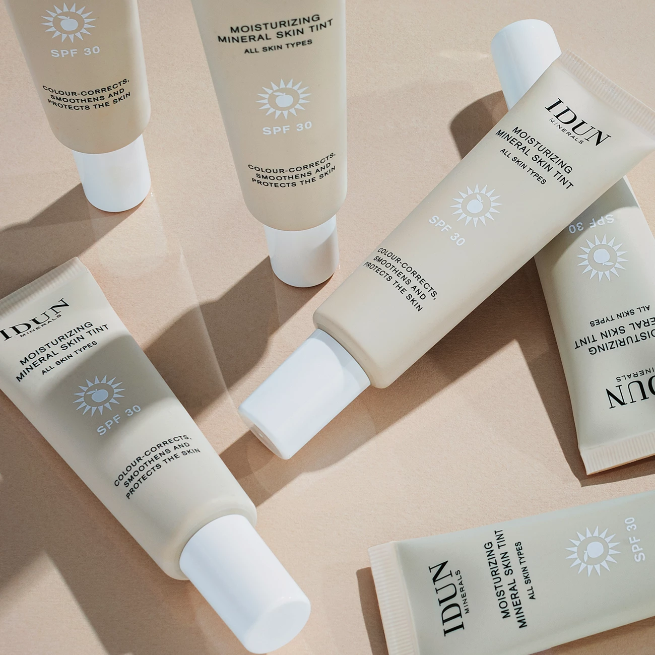 Hidratantna mineralna nijansa za kožu SPF30 Djurgården Light Neutral - IDUN Minerals