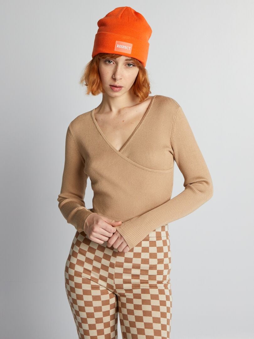 Jersey de punto acanalado con escote cruzado - BEIGE