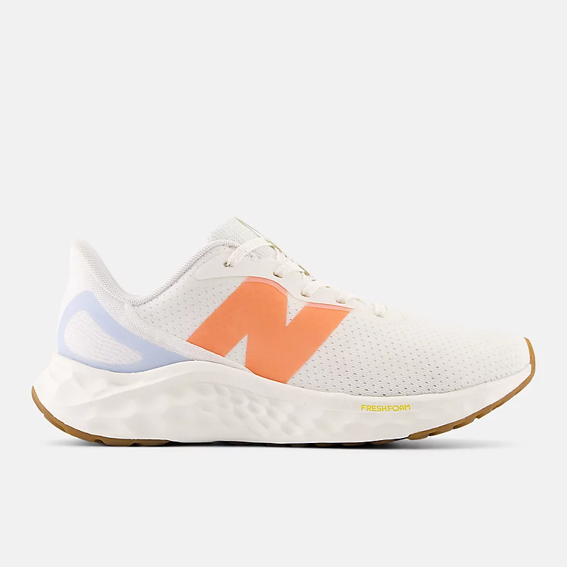Női Fresh Foam Arishi v4 - Tengeri só piros díszítéssel a Gulf-tól