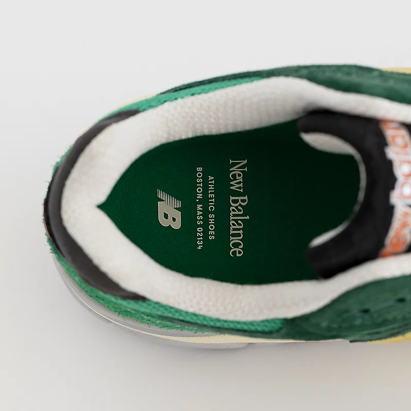 Chaussures pour hommes 990v3 fabriquées aux États-Unis - Vertes et dorées
