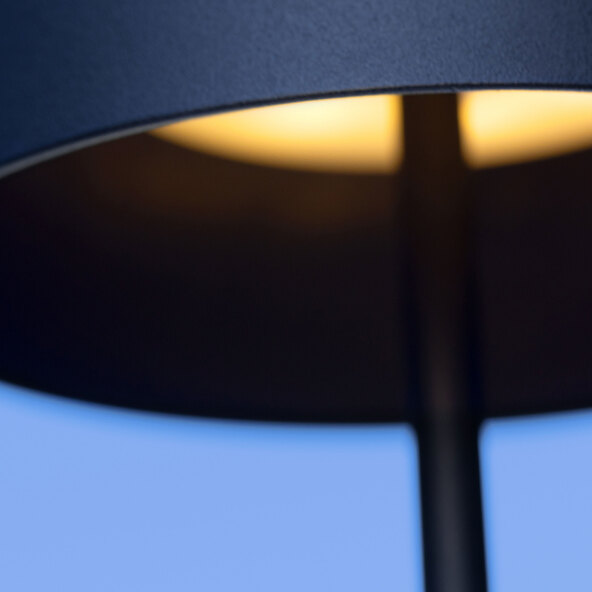 Kaami LED battery-powered table lamp, matte black