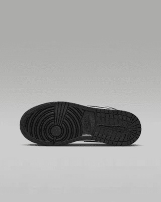 Air Jordan 1 Low Older Kids' Shoes