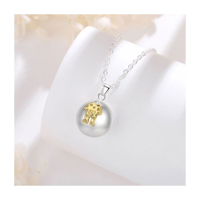 Bola de grossesse pyjama de bébé collier bijou future maman