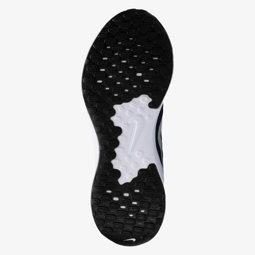  Nike Revolution 7