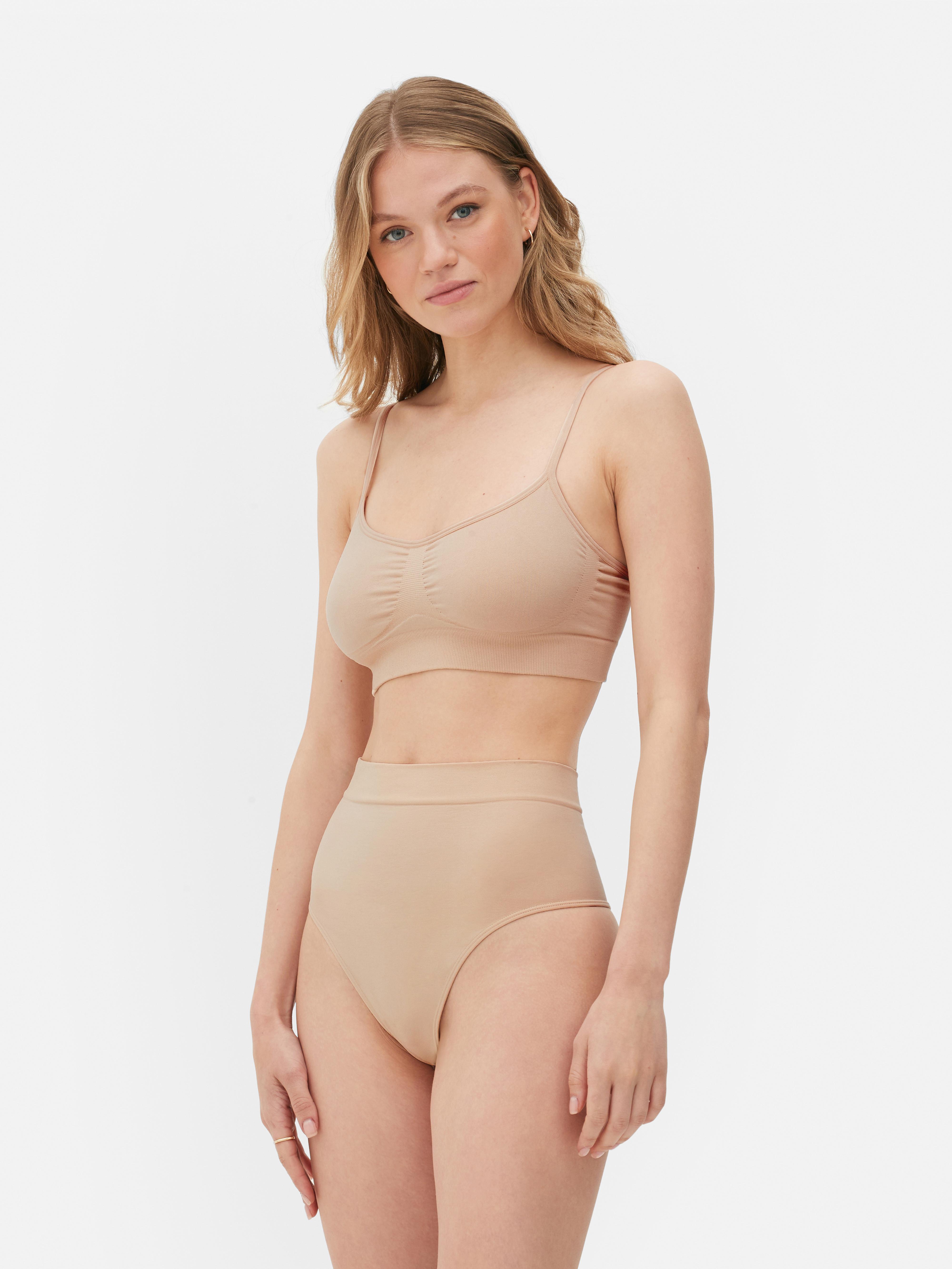 Sutien modelator corector fără cusături. Alege susținere fără căptușeală în acest sutien modelator fără cusături.