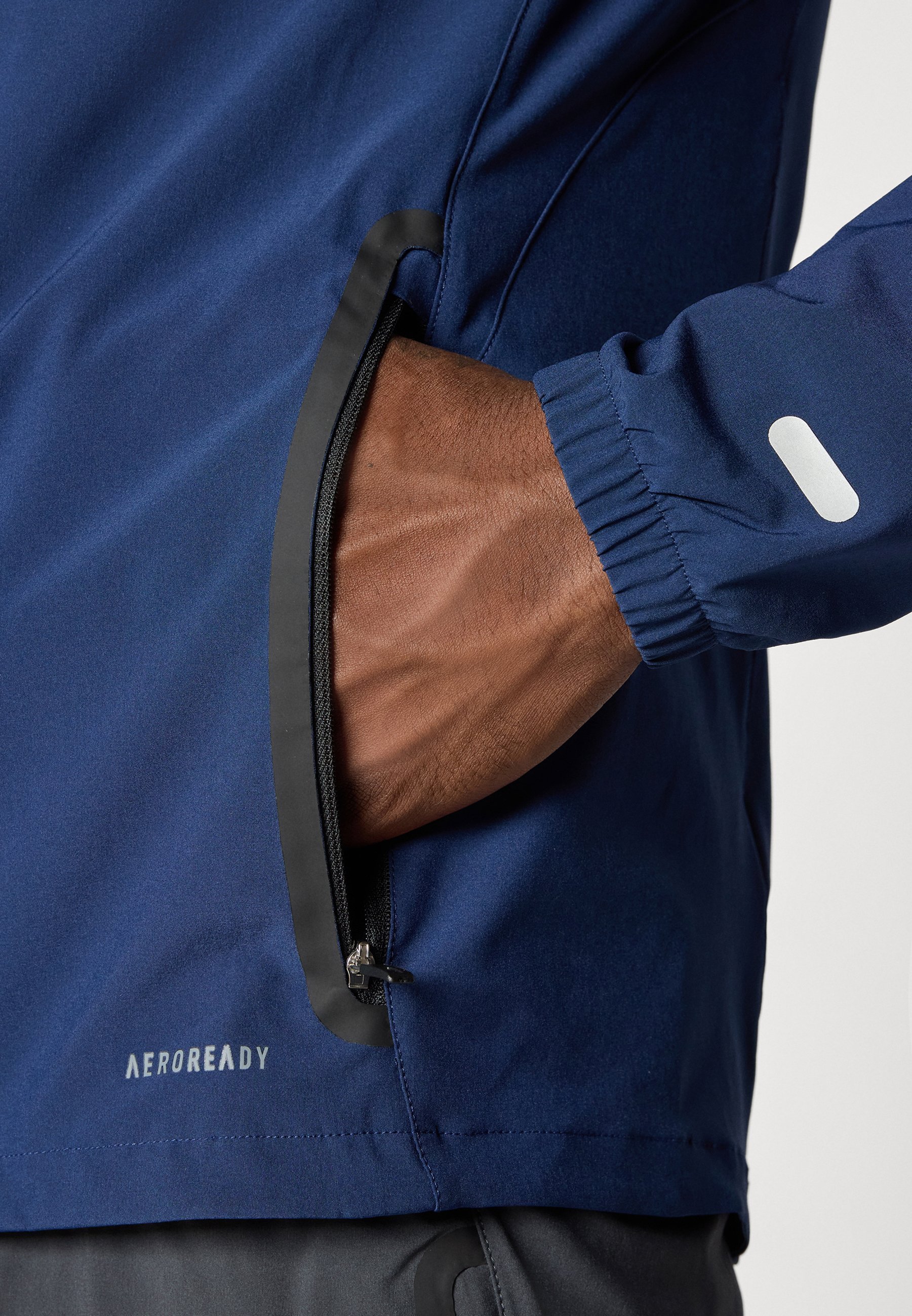 adidas Performance ARSENAL FC TIRO25 COMPETITION VIS TECH TRAVEL JACKET - Odzież klubowa - night indigo