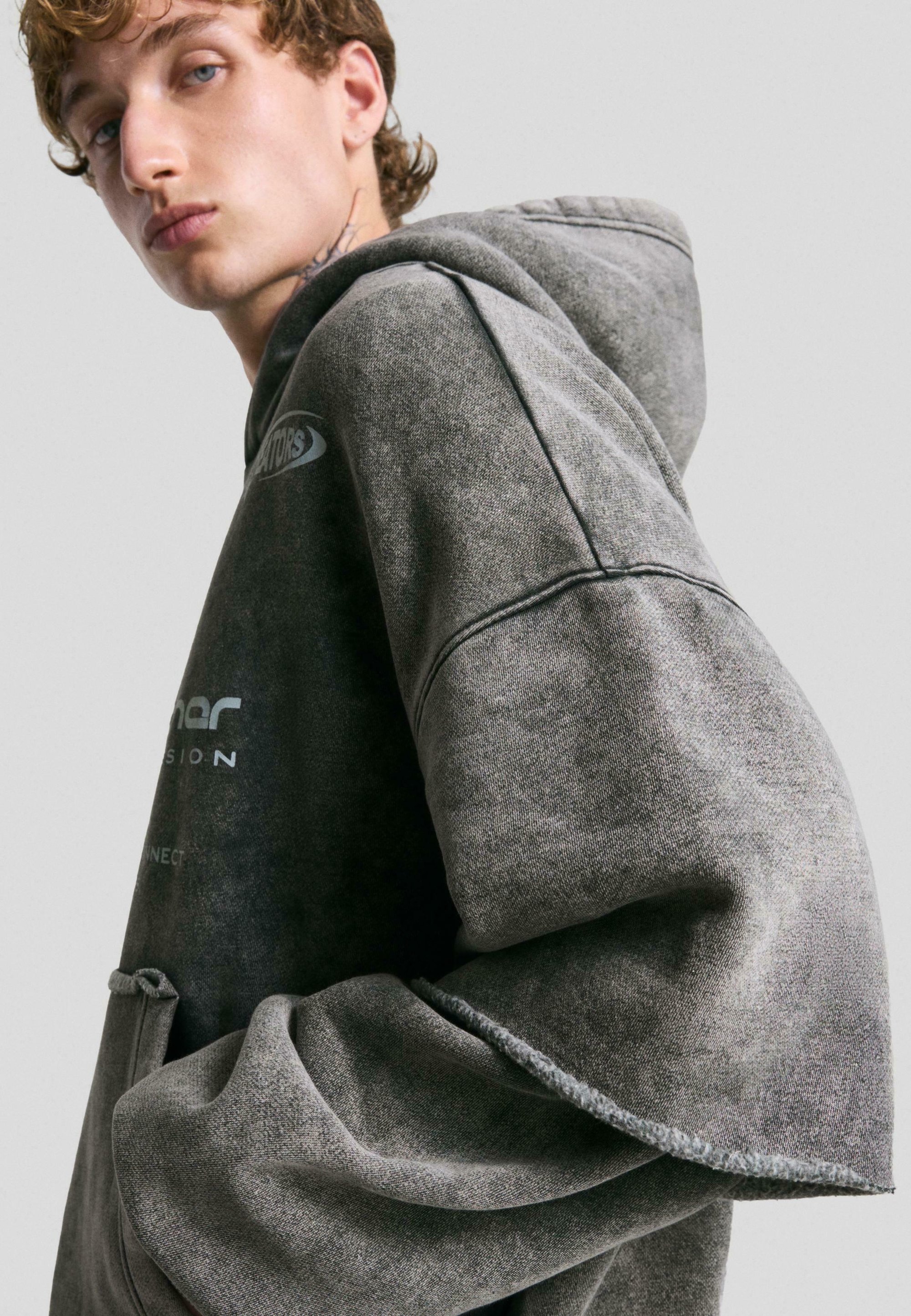 Bluza z kapturem Bershka - ciemnoszara w melanż