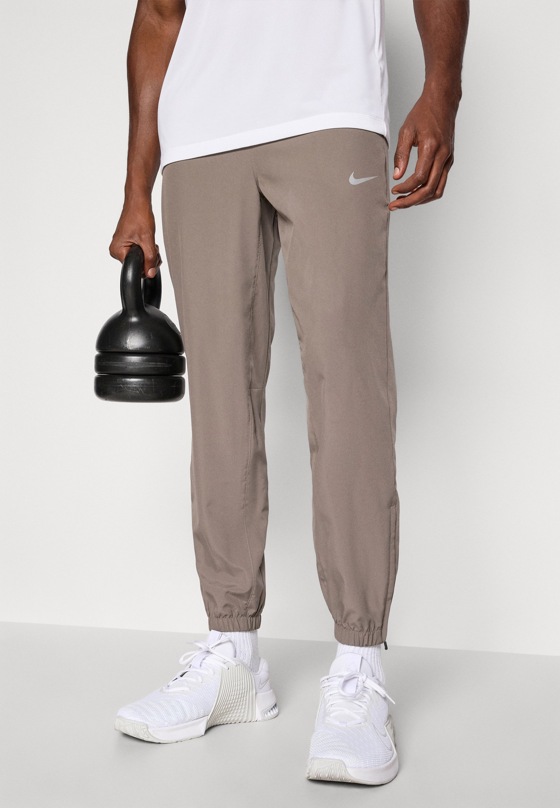 Nike Performance FORM PANT - Teplákové kalhoty - black/black/reflexní stříbrná