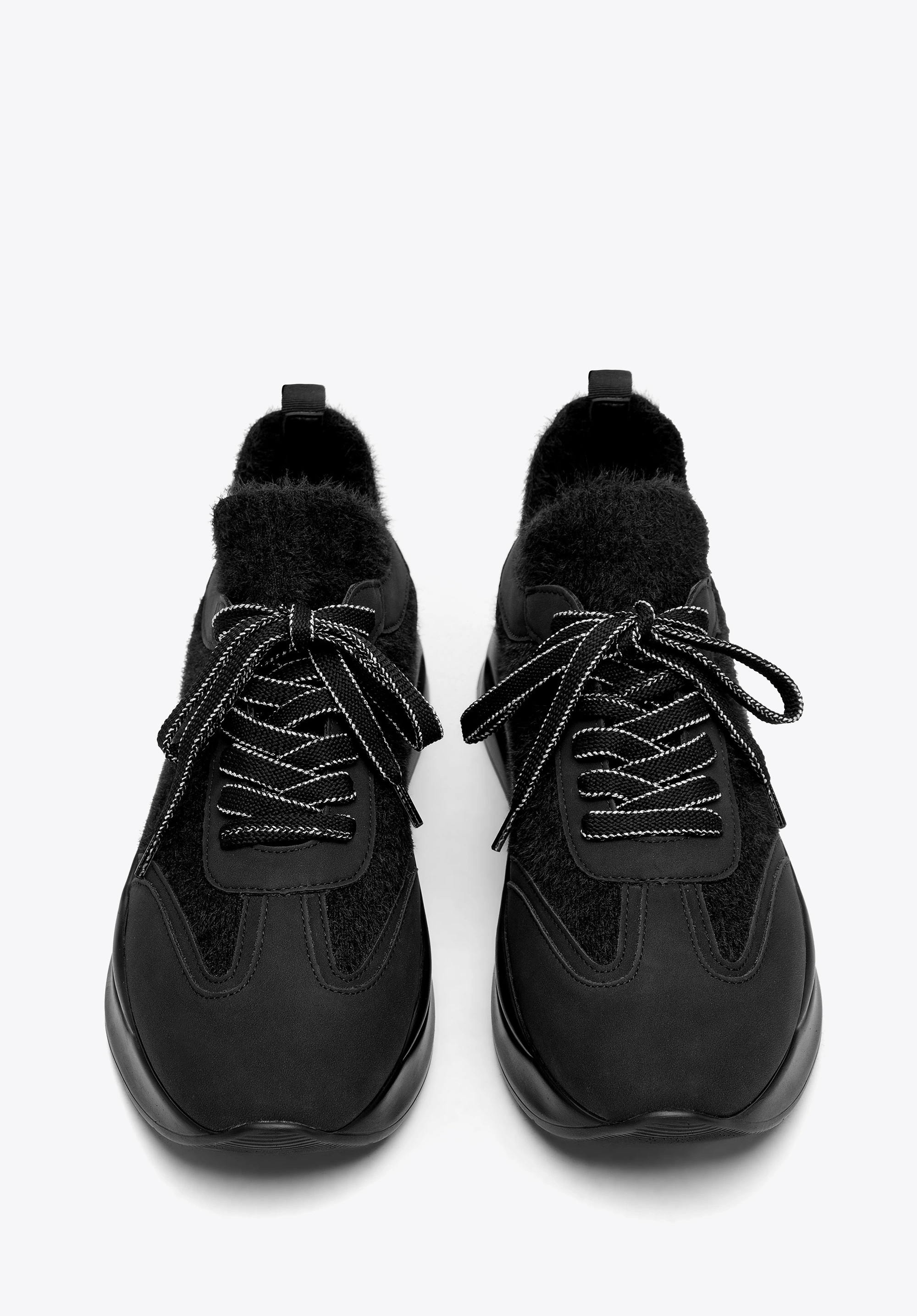 Damskie sneakersy z ekoskóry i sztucznego futerka czarne