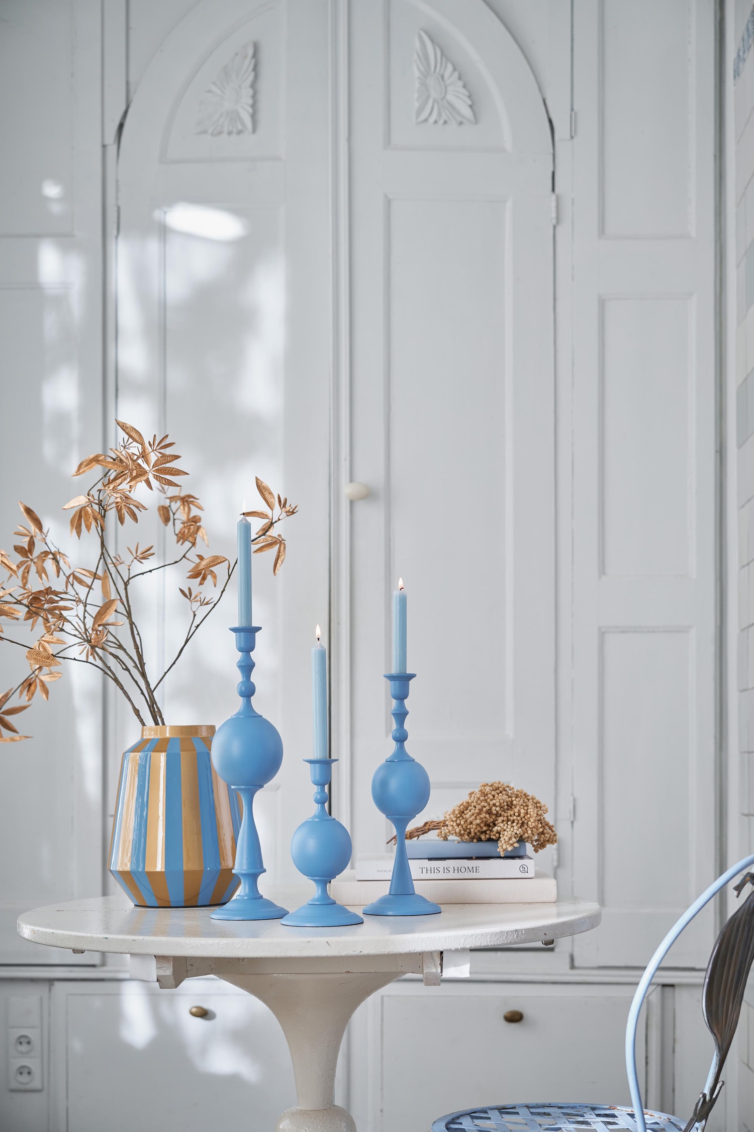 Bougeoir sphérique en métal PIP Studio, bleu clair - 1 pièce