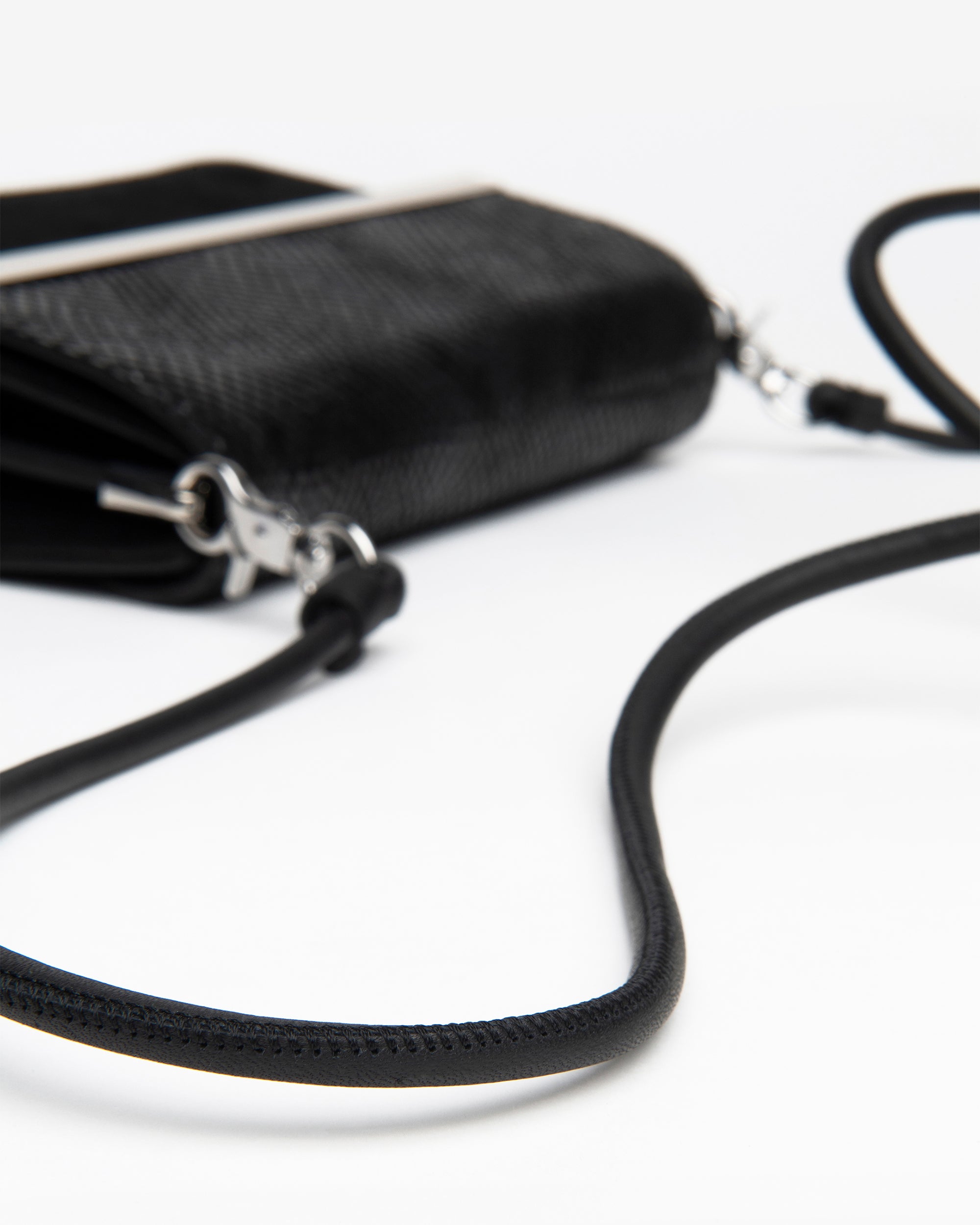  Pochette en cuir et daim pour femme