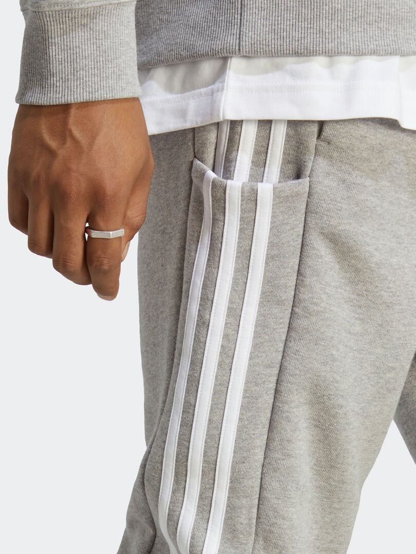 Calça de moletom estilo French Terry 'adidas' - CINZA