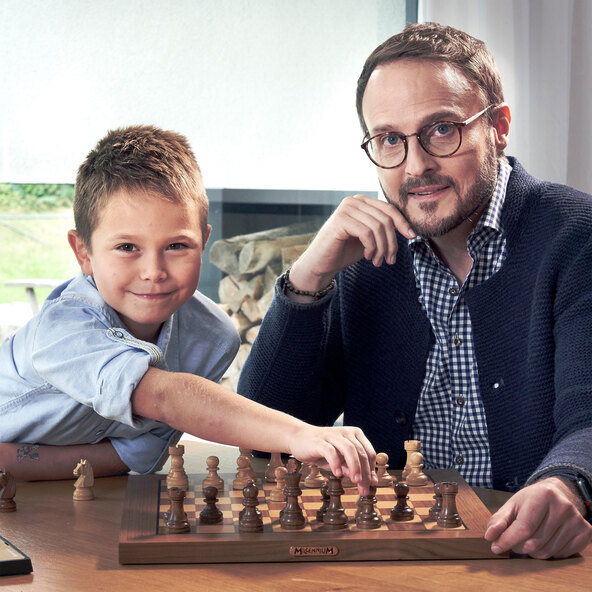 Υπολογιστής σκακιού M820 ChessGenius Exclusive