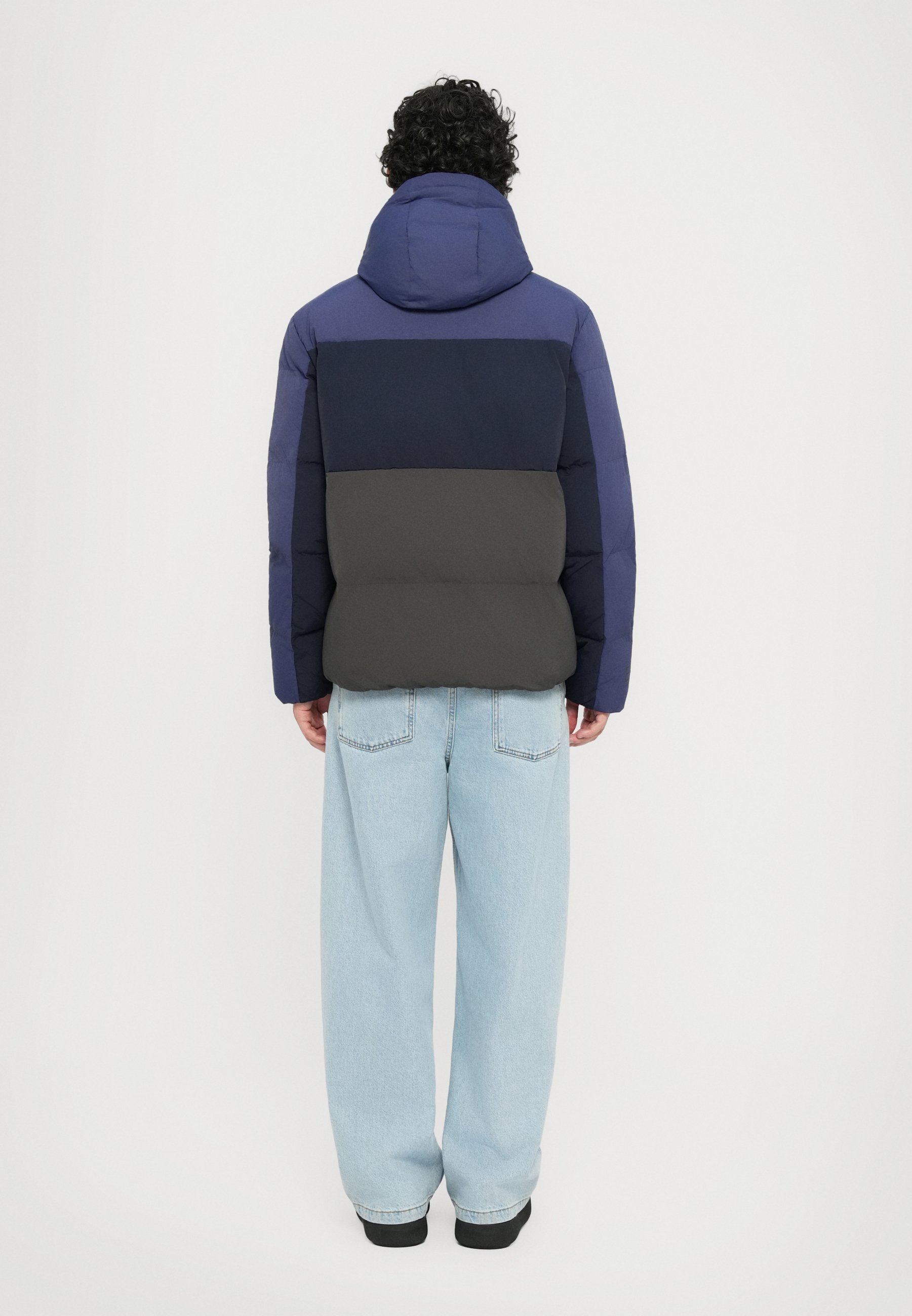 EA7 Emporio Armani TRAIN ATHLETIC COLOUR BLOCK PADDED JAKNA - Zimska jakna - modra
